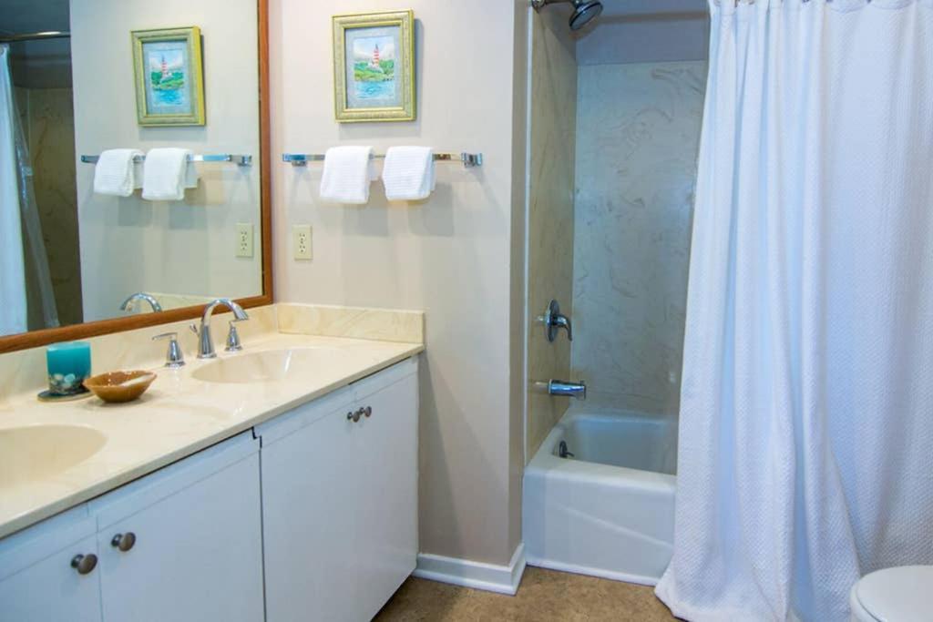 Pelican Point Unobstructed Beach Views Beach Access Out Back Door! Harbor Island Exteriör bild
