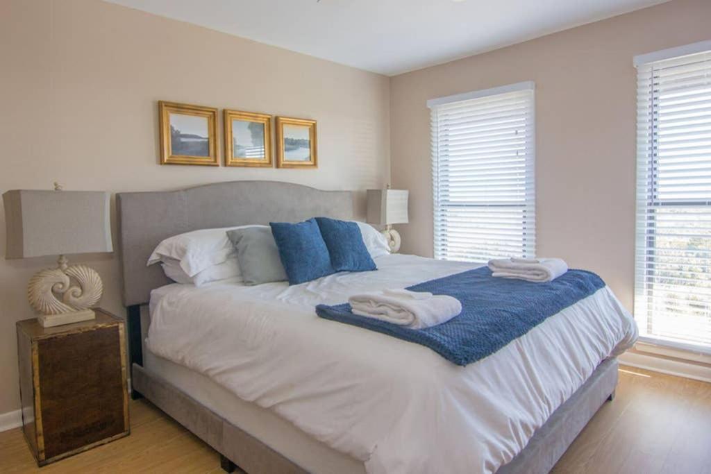 Pelican Point Unobstructed Beach Views Beach Access Out Back Door! Harbor Island Exteriör bild