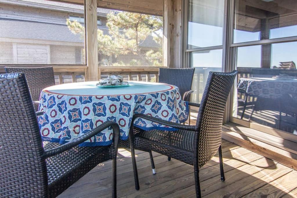 Pelican Point Unobstructed Beach Views Beach Access Out Back Door! Harbor Island Exteriör bild