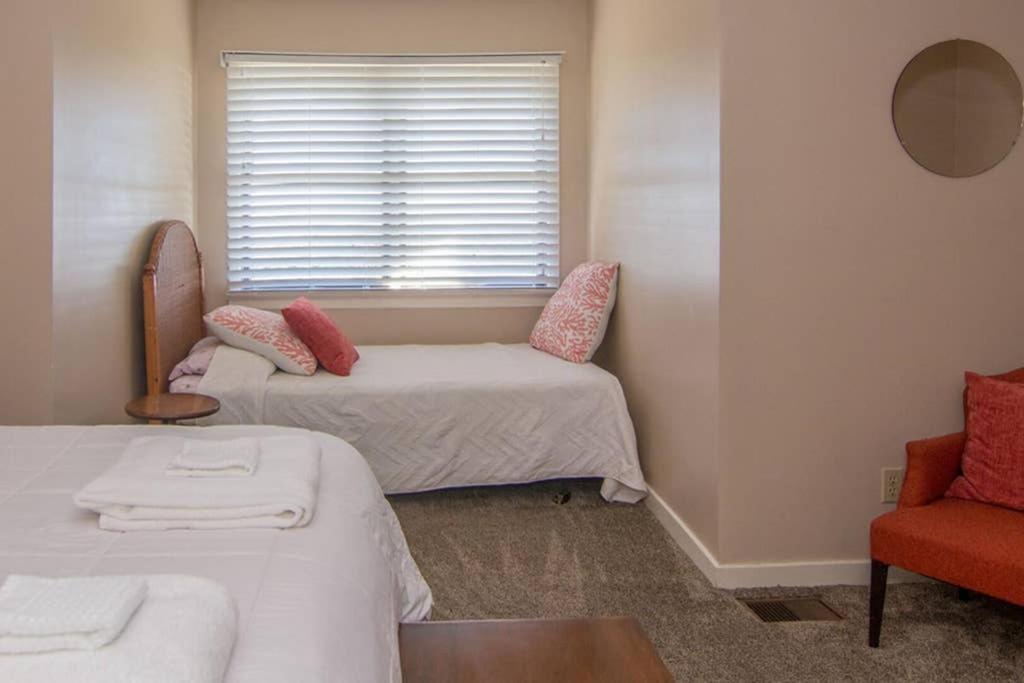 Pelican Point Unobstructed Beach Views Beach Access Out Back Door! Harbor Island Exteriör bild