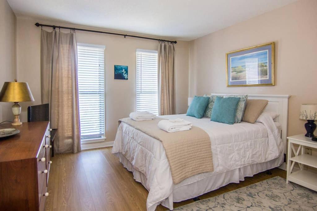 Pelican Point Unobstructed Beach Views Beach Access Out Back Door! Harbor Island Exteriör bild