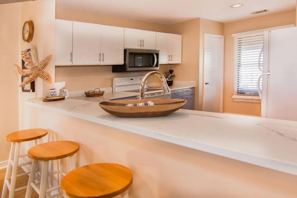 Pelican Point Unobstructed Beach Views Beach Access Out Back Door! Harbor Island Exteriör bild